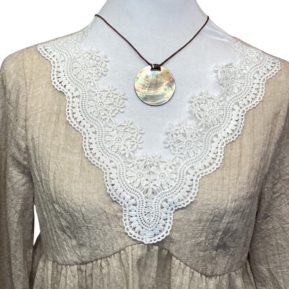 Altar’d State Textured Boho Lace Trim Blouse - Picture 4 of 6